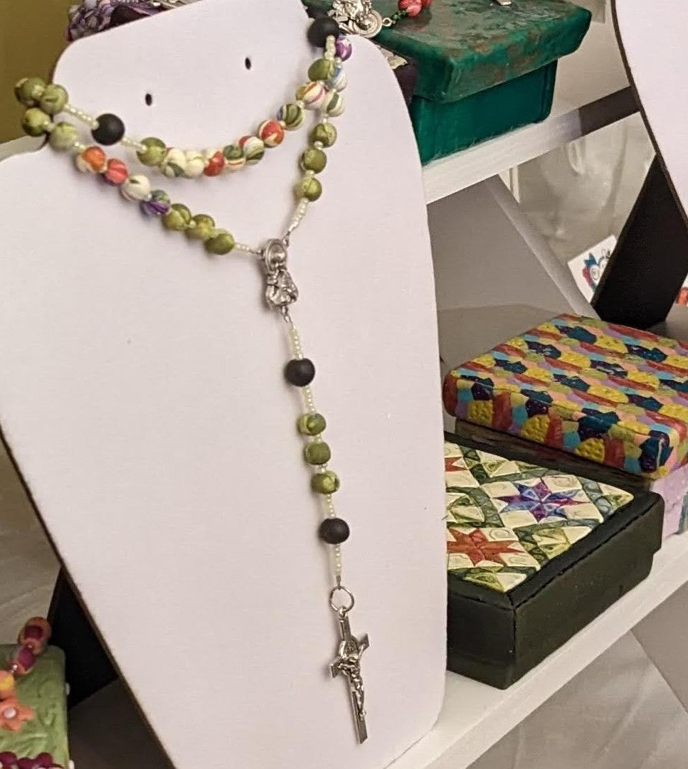 All Hallows Quilt Square Box and Rosary Set Green and Orange