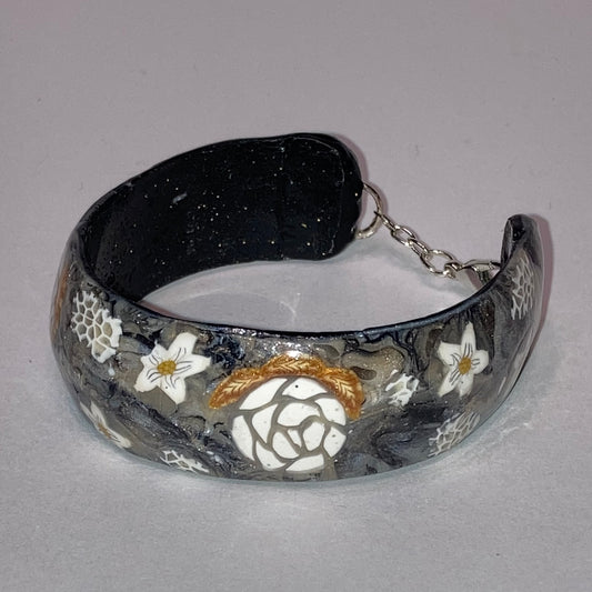 White Flowers and Lace Marbled Bracelet