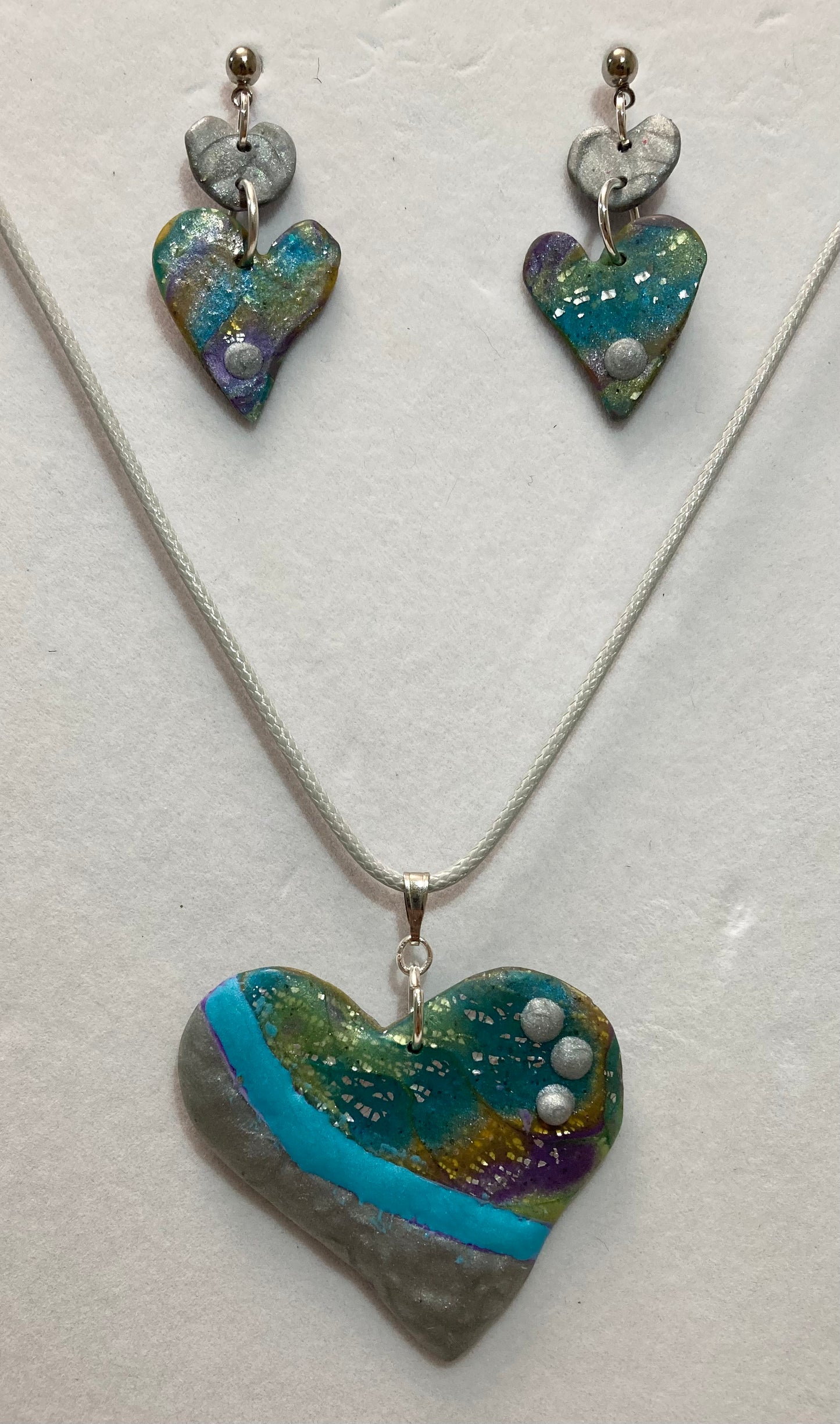 Bearutiful Broken Hearts Teal River and Silver Accents Pendant and Earrings Set